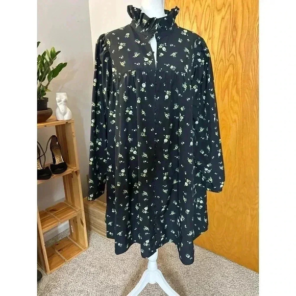 H&M Floral Button Down Dress - Picture 5 of 9